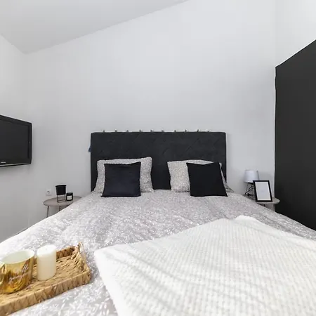 Charming Aparment,peaceful Area