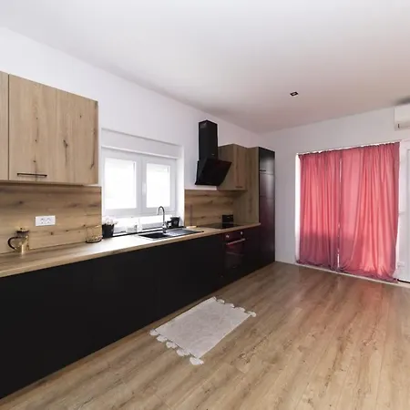 Charming Aparment,peaceful Area 자다르