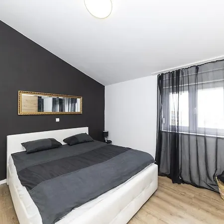 Charming Aparment,peaceful Area 자다르