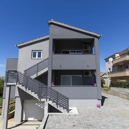 Charming Aparment,peaceful Area 아파트 자다르