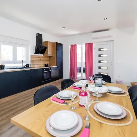 아파트 Charming Aparment,peaceful Area 자다르