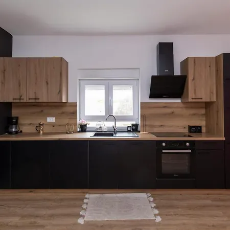 Charming Aparment,peaceful Area 자다르