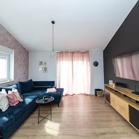 Charming Aparment,peaceful Area 자다르